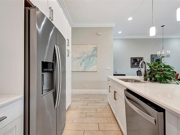 4th image of 1275 Saint Georges Ln