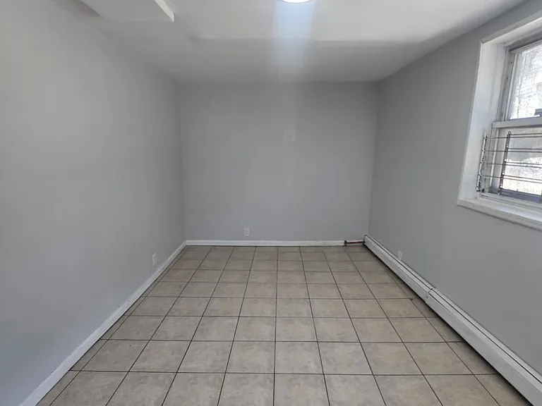6 Rutgers Ave #BASEMENT — Photo 7