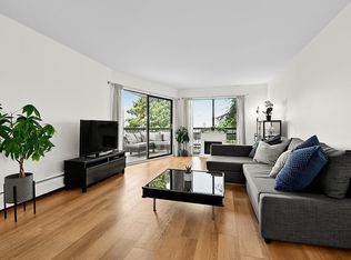 1844 W 7th Ave #330, Vancouver, BC V6J 1S8
