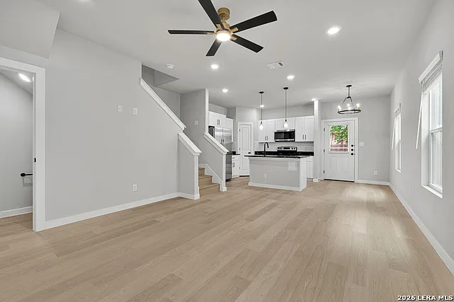 521 Dakota St #102 — Photo 4