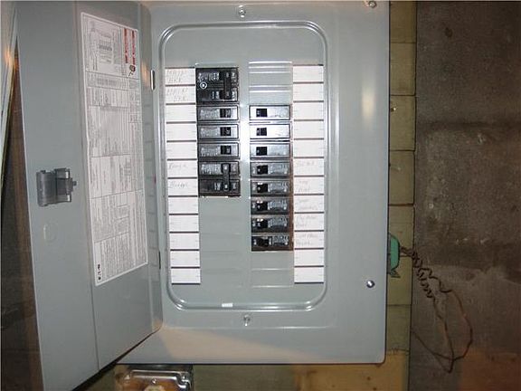 4th image of 108 Kohler St