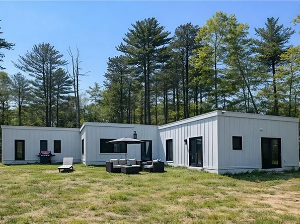 10 Bucknam Rd, Wood River Junction, RI 02894