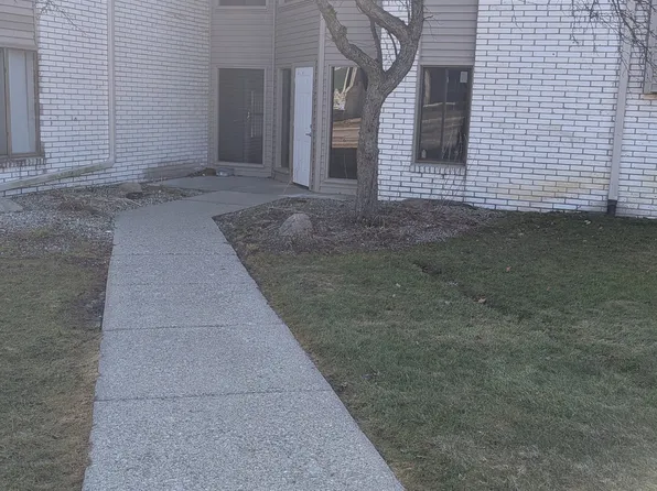32013 W Twelve Mile Rd Unit 202, Farmington, MI 48334