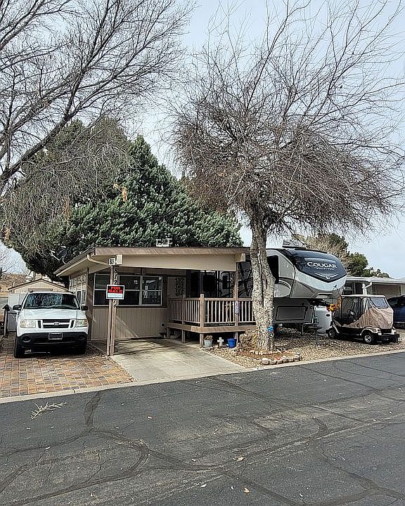 1st image of 812 N Mesquite Tree Dr