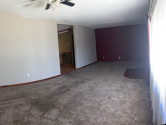 4th image of 833 W 9th St