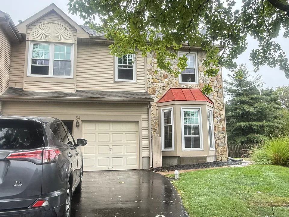 54 Magnolia Dr