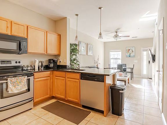 3rd image of 2960 SW 35th Pl APT 65