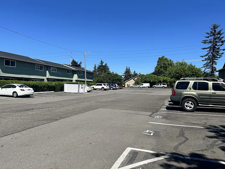 Mt. Pleasant Apartments — Photo 30