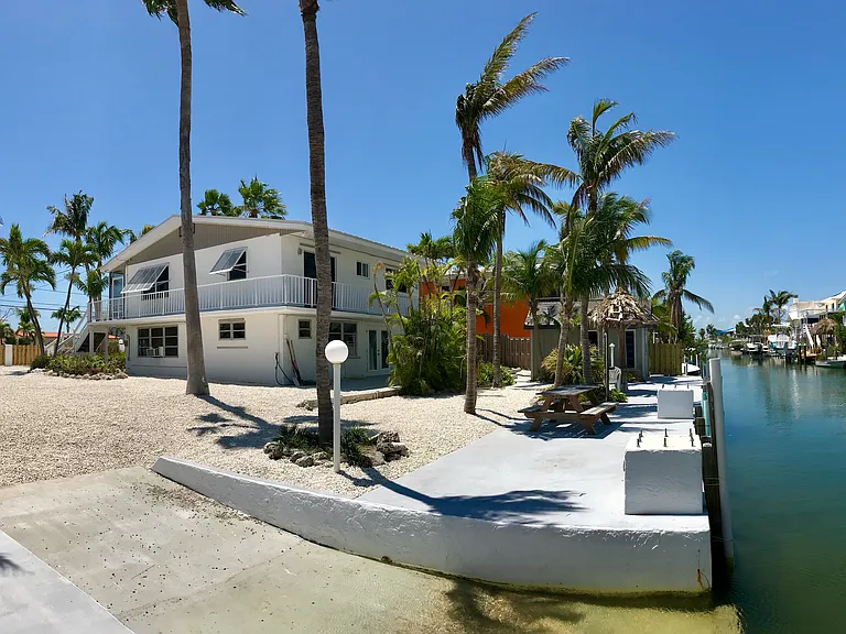 W Indies Dr — Photo 14