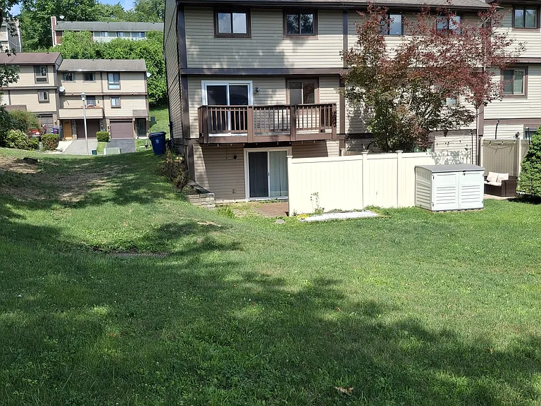 Large yard. End unit.