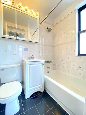 Rented by Bond New York | media 17