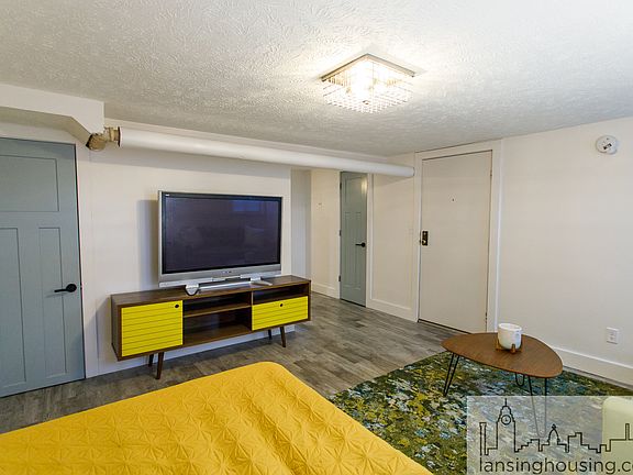 4th image of 117 S Hosmer St APT 9