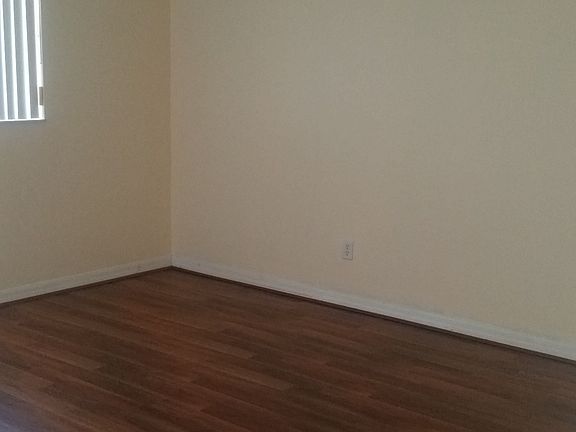 3rd image of 911 Jaguar Blvd