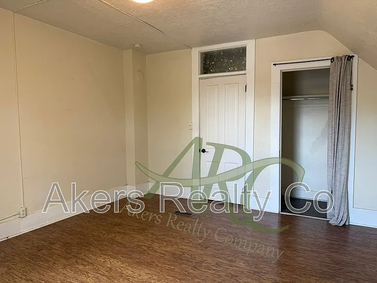 518 W 9th St — Photo 2
