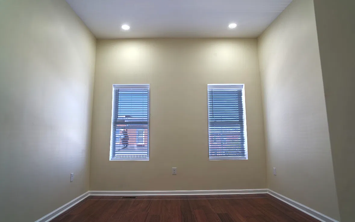 3 bed, 1100 sqft, $2,500 — Photo 3