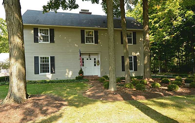 1st image of 50 Bennington Dr