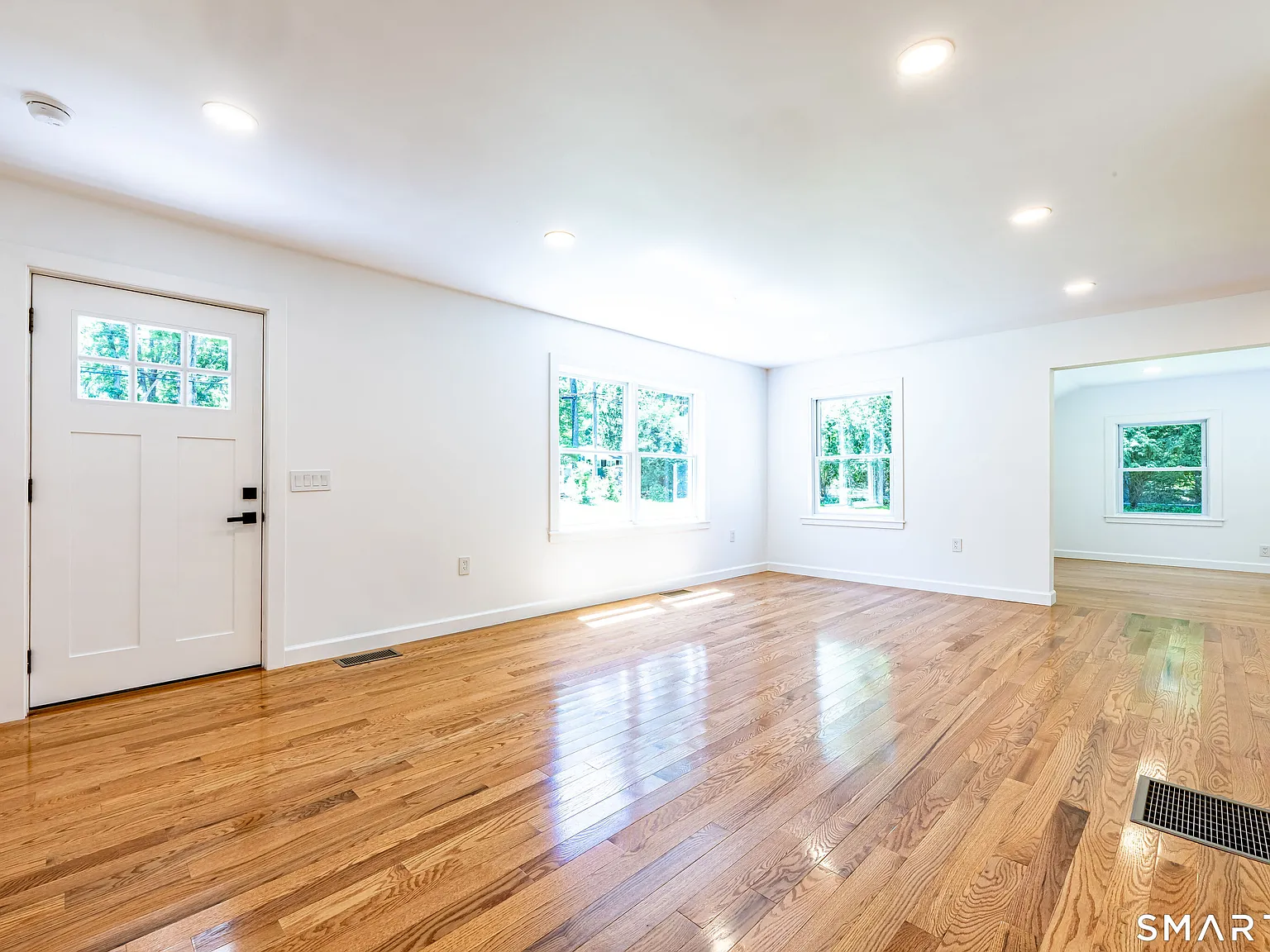 4 bed, 3.0 bath, 2533 sqft, $12,000 — Photo 2