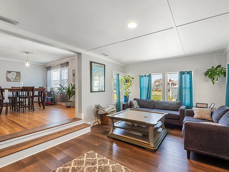 907 Garrison Ave — Photo 17