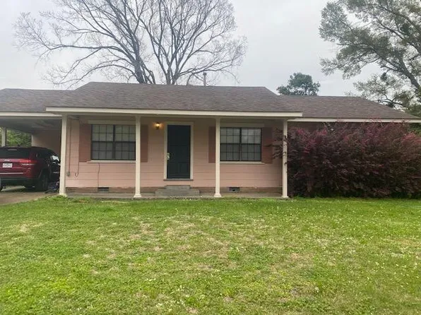 302 Holly Dr, Natchez, MS 39120