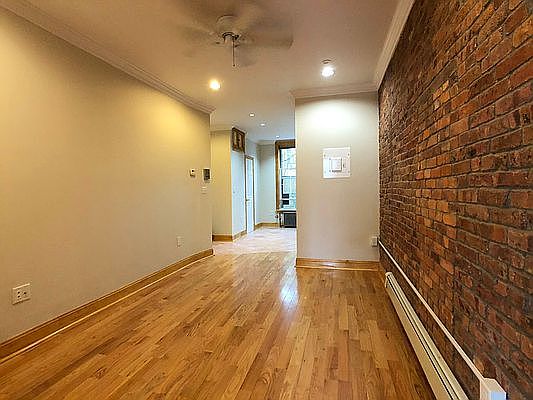 4th image of 663 Henry St #2R