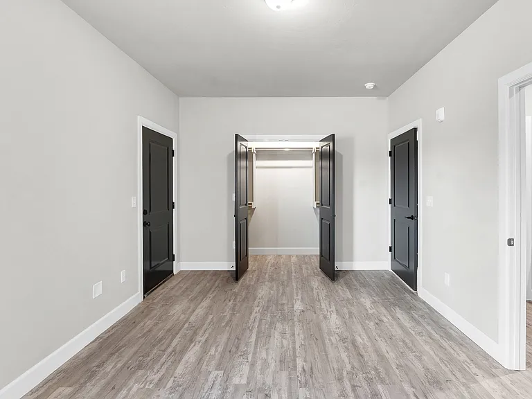 617 E Pams Dr #G — Photo 9