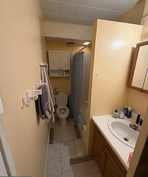 1422 Fanshawe St — Photo 6