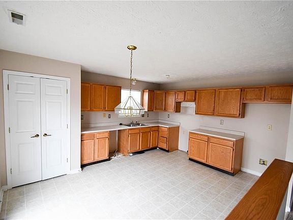 3rd image of 920 Washington Cove Way