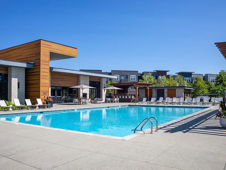 HQ Pool