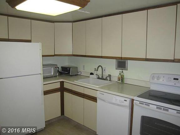 5th image of 7505 Democracy Blvd APT A418