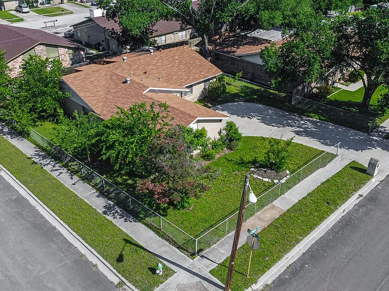 1307 Linda Spur — Photo 3