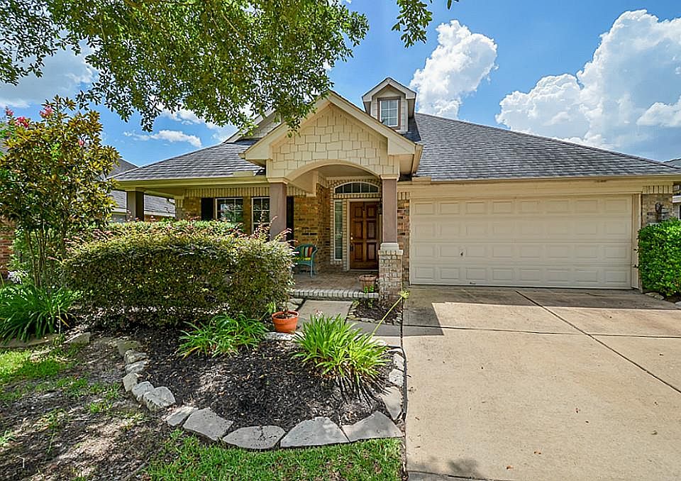1st image of 7006 Desert Bluff Ln