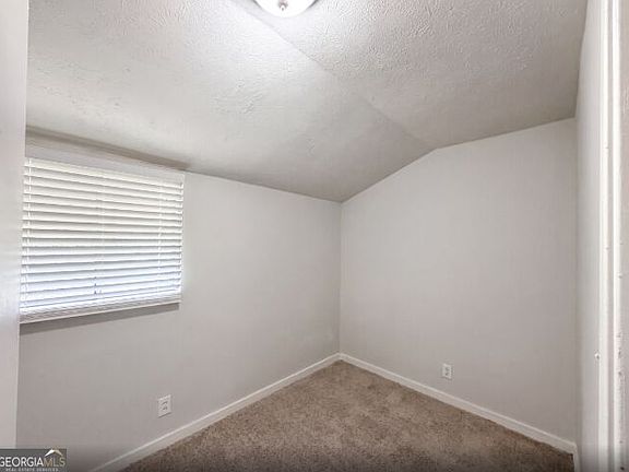 4th image of 1396 Pine Dr