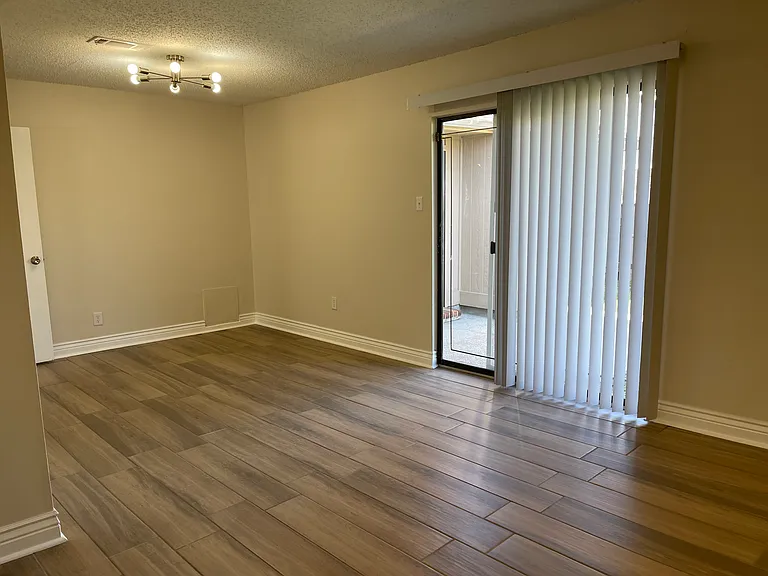 1916 Sugarloaf Dr — Photo 10