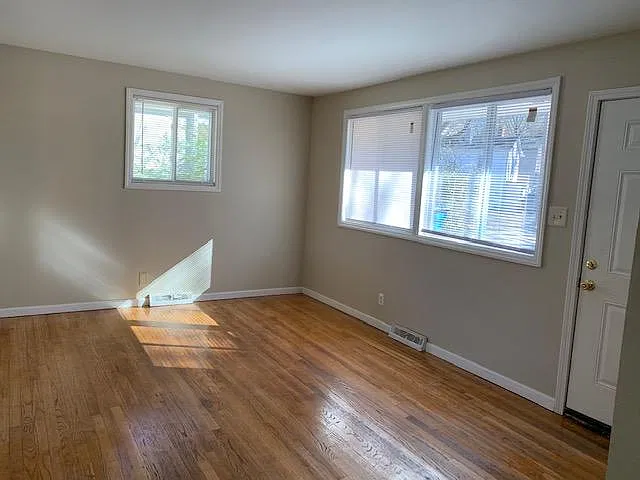 3 bed, 900 sqft, $1,650 — Photo 2