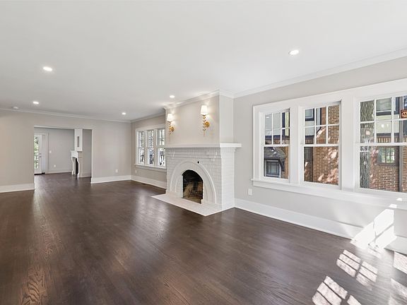 4th image of 5723 Waterbury Cir