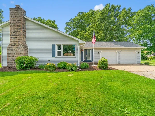 102 Wicklow Rd, Eaton Rapids, MI 48827