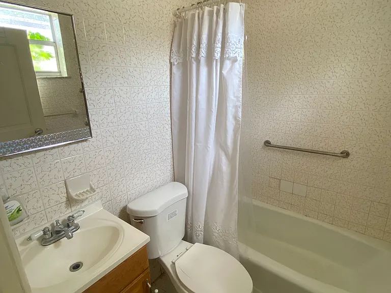 622 NE 4th St #4 — Photo 39