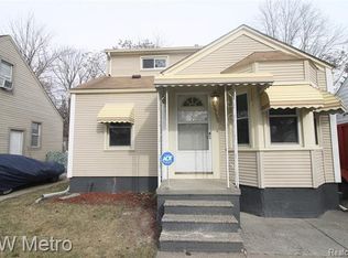 18785 Elkhart St, Harper Woods, MI 48225