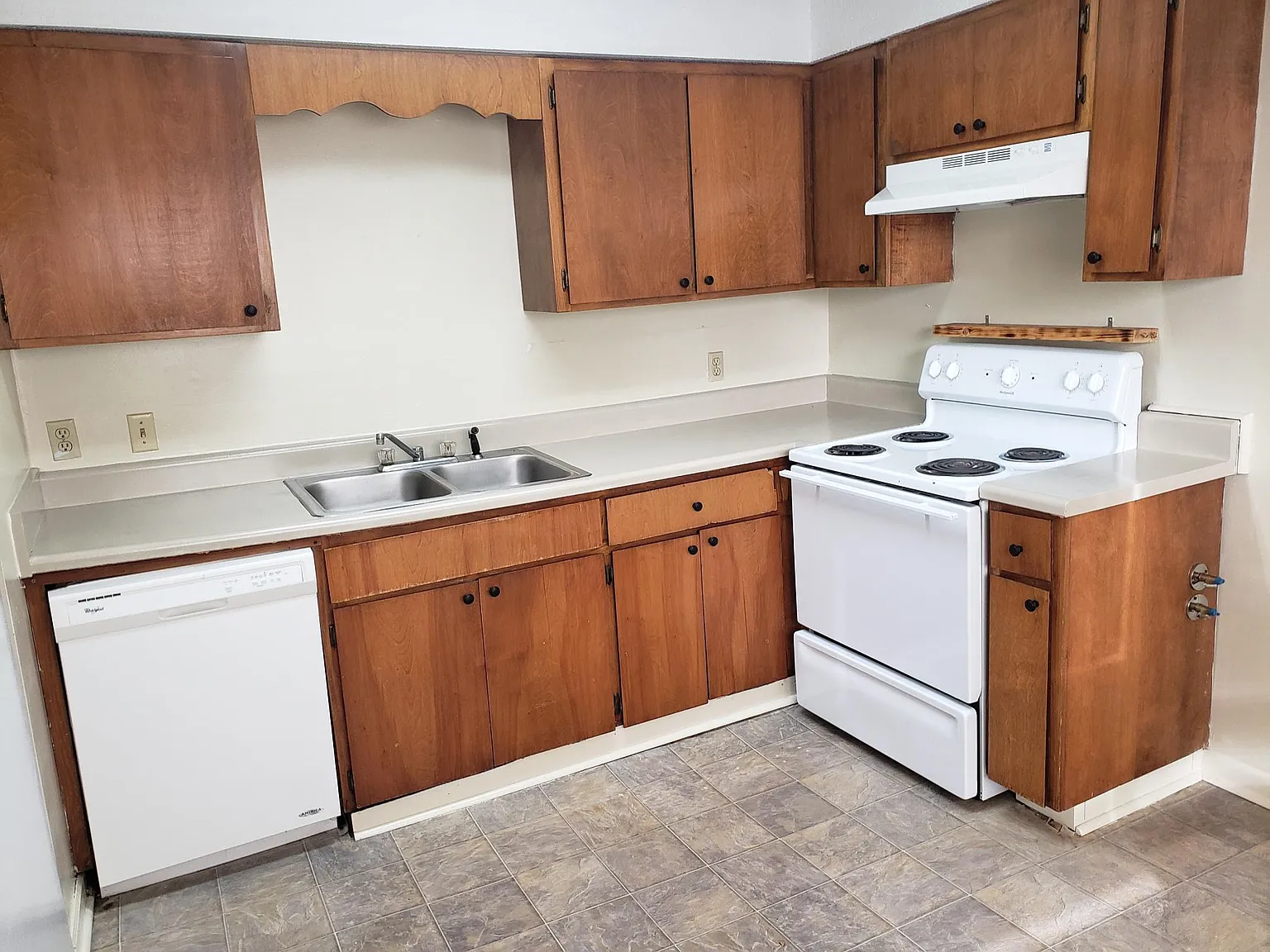 2 bed, 1000 sqft, $1,250 — Photo 4
