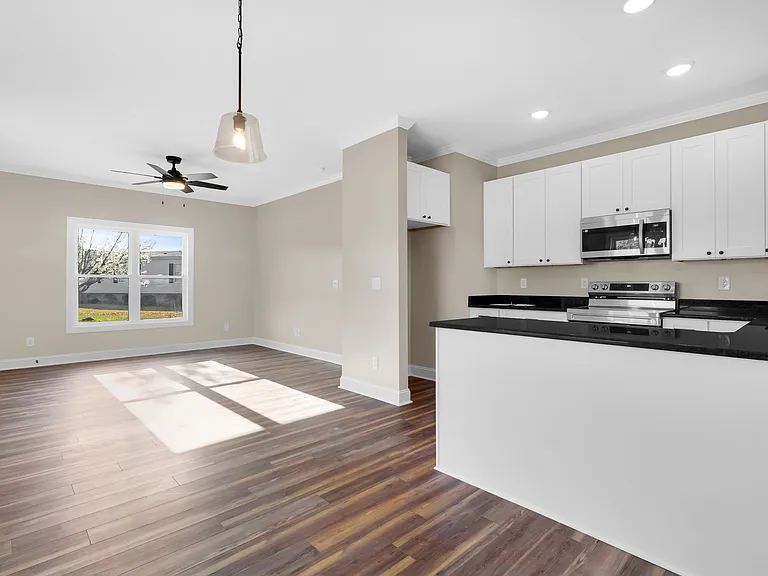 136 Macdonald Blvd — Photo 11