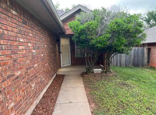 1003 Valley Ct, Edmond, OK 73012