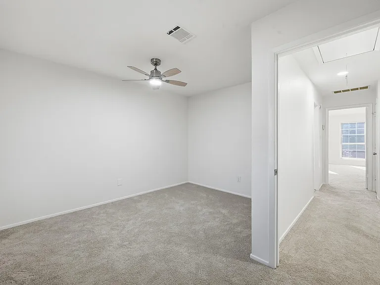 73 Winchester Dr — Photo 6