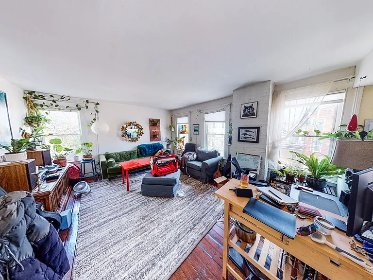 934 State St #4 — Photo 4