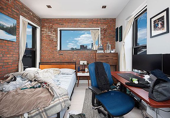 4th image of 184 Stanton St #6T