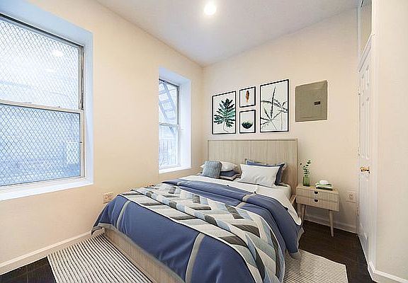 4th image of 142 Sullivan St APT 20