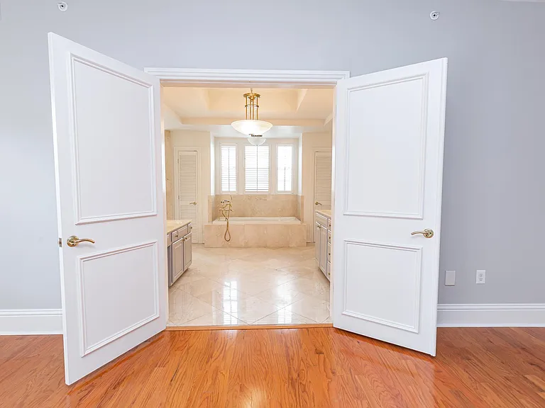 147 Interlachen Ave #202 — Photo 7