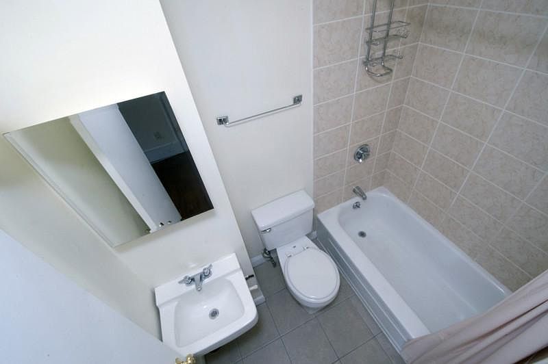 2nd image of 868 Beacon St APT 11
