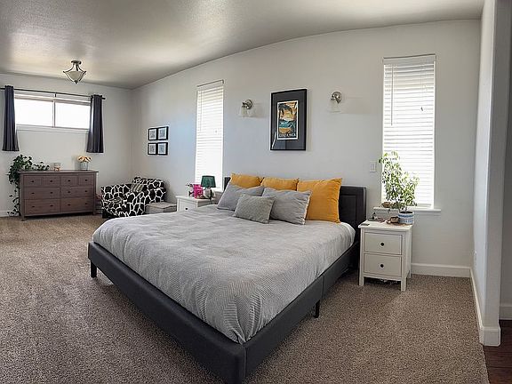 Master Bedroom (1)