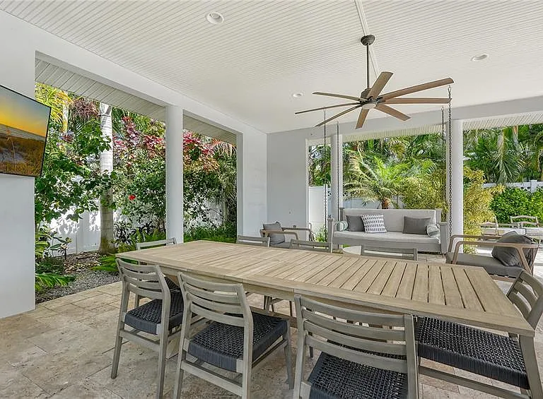 425 McKinley Dr — Photo 49