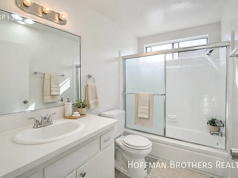 981 Elden Ave #19 — Photo 3